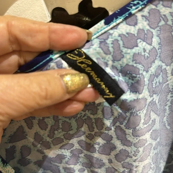 VIX pool coverup size medium - Picture 6 of 7